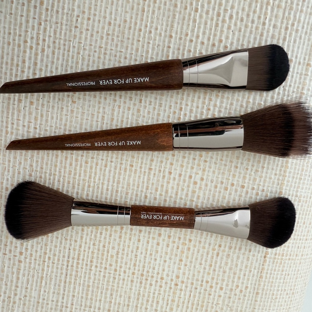 Makeup Forever 106 Foundation Brush with Brown Handle